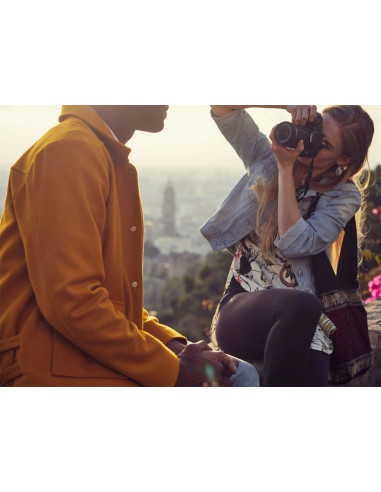 EOS 250D + EF-S 18-55mm f/4-5.6 IS STM Bianco